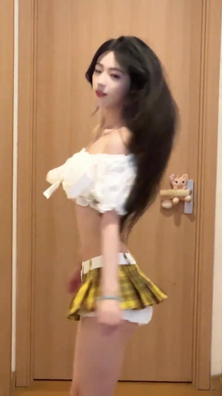 普通镜头下，依旧扛打的美貌